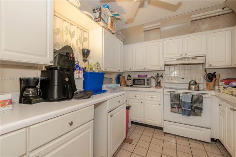 Condominio en venta en Lauderdale Lakes, Florida, 2 dormitorios, 93.83 m2 № 2013011 - foto 13