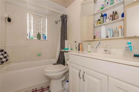 Condominio en venta en Lauderdale Lakes, Florida, 2 dormitorios, 93.83 m2 № 2013011 - foto 22