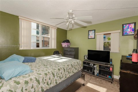 Condominio en venta en Lauderdale Lakes, Florida, 2 dormitorios, 93.83 m2 № 2013011 - foto 18