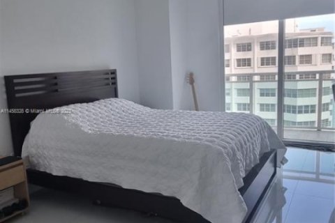 Condo in Miami, Florida, 2 bedrooms  № 1863803 - photo 8