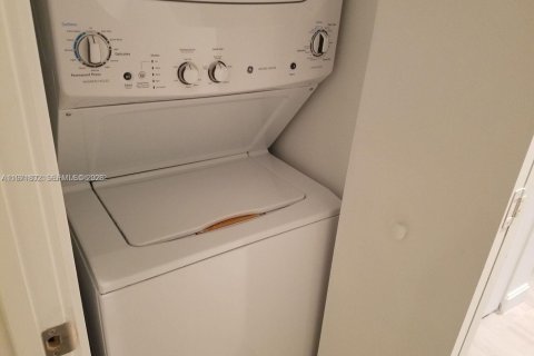 Copropriété à louer à Miami, Floride: 1 chambre, 50.26 m2 № 2032475 - photo 12