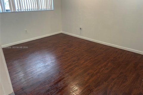 Condo in Miami, Florida, 2 bedrooms № 2062914 - photo 17