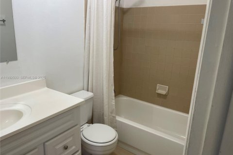 Condo in Miami, Florida, 2 bedrooms № 2062914 - photo 14