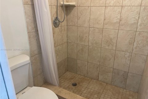 Condo in Miami, Florida, 2 bedrooms № 2062914 - photo 20