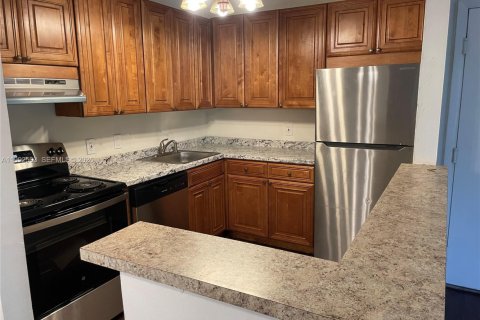 Condo in Miami, Florida, 2 bedrooms № 2062914 - photo 6