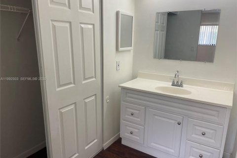 Condo in Miami, Florida, 2 bedrooms № 2062914 - photo 19