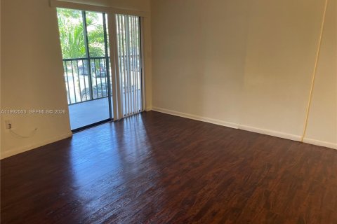 Condo in Miami, Florida, 2 bedrooms № 2062914 - photo 9