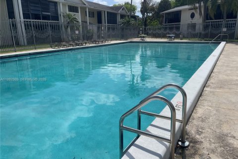 Condo in Miami, Florida, 2 bedrooms № 2062914 - photo 29