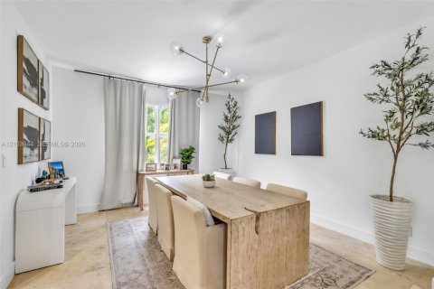 Villa ou maison à louer à Weston, Floride: 5 chambres, 309.36 m2 № 2409153 - photo 8