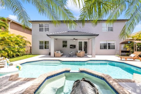 Villa ou maison à louer à Weston, Floride: 5 chambres, 309.36 m2 № 2409153 - photo 22