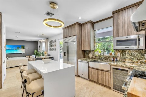 Villa ou maison à louer à Weston, Floride: 5 chambres, 309.36 m2 № 2409153 - photo 10
