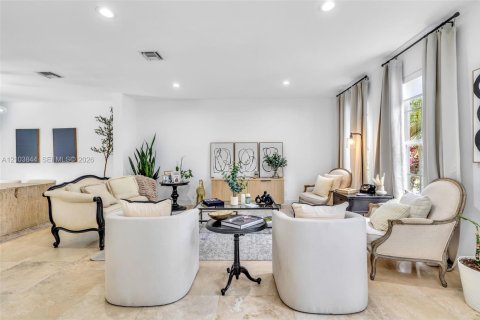 Villa ou maison à louer à Weston, Floride: 5 chambres, 309.36 m2 № 2409153 - photo 5