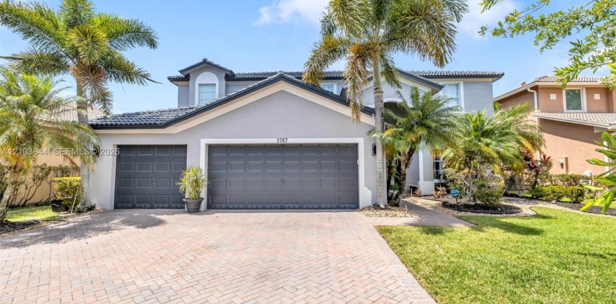 Villa ou maison à Weston, Floride 5 chambres, 309.36 m2 № 2409153
