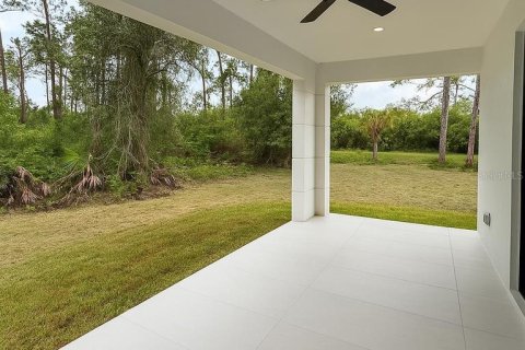 House in Lehigh Acres, Florida 3 bedrooms, 142.98 sq.m. № 2212613 - photo 5