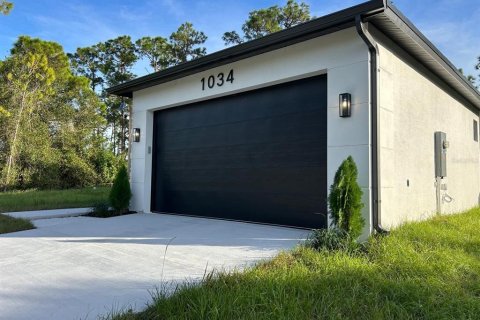 House in Lehigh Acres, Florida 3 bedrooms, 142.98 sq.m. № 2212613 - photo 3