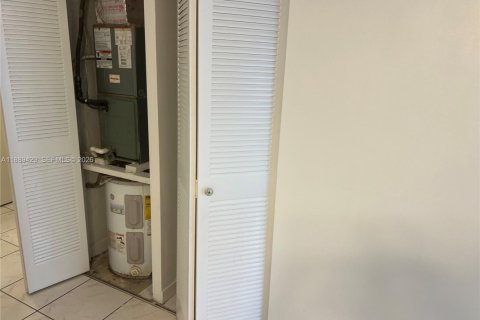 Copropriété à vendre à North Miami Beach, Floride: 1 chambre, 67.08 m2 № 1947904 - photo 7
