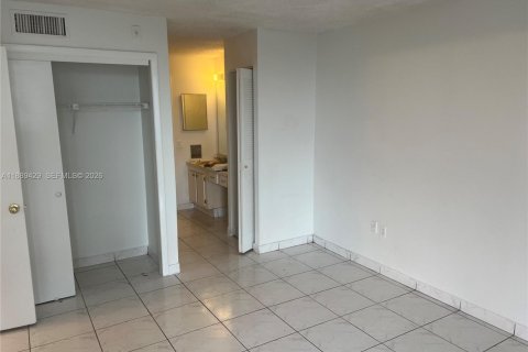 Copropriété à vendre à North Miami Beach, Floride: 1 chambre, 67.08 m2 № 1947904 - photo 6