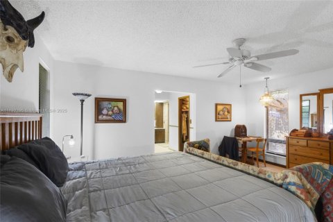 House in Cutler Bay, Florida 4 bedrooms, 255.11 sq.m. № 1712847 - photo 28