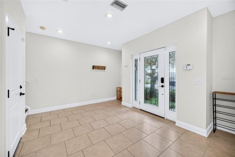 Touwnhouse à louer à Tampa, Floride: 2 chambres, 188.03 m2 № 2386497 - photo 6