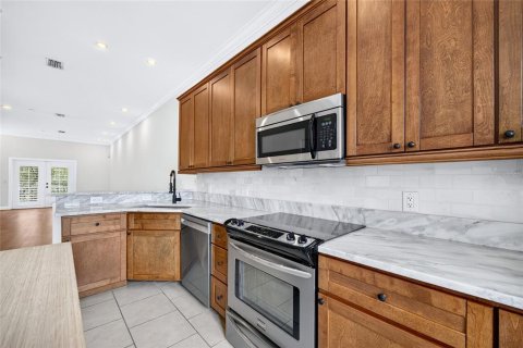 Touwnhouse à louer à Tampa, Floride: 2 chambres, 188.03 m2 № 2386497 - photo 23
