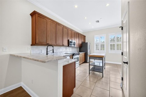 Touwnhouse à louer à Tampa, Floride: 2 chambres, 188.03 m2 № 2386497 - photo 18