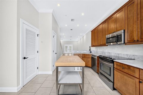 Touwnhouse à louer à Tampa, Floride: 2 chambres, 188.03 m2 № 2386497 - photo 22