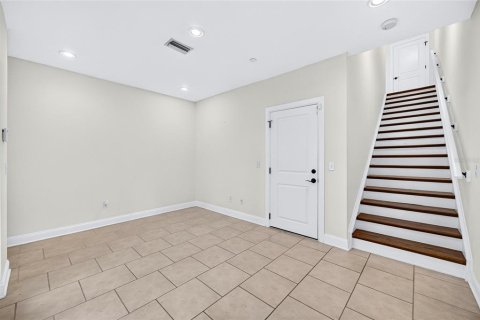 Touwnhouse à louer à Tampa, Floride: 2 chambres, 188.03 m2 № 2386497 - photo 8