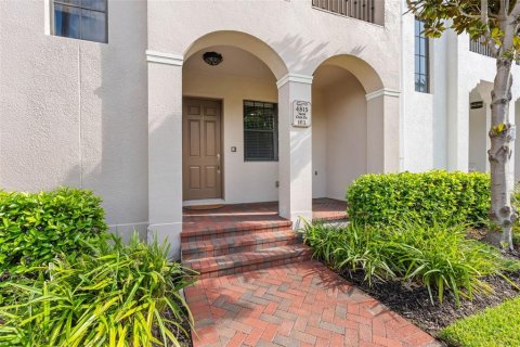 Touwnhouse à vendre à Tampa, Floride: 2 chambres, 162.11 m2 № 2375726 - photo 4