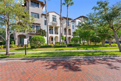 Touwnhouse à Tampa, Floride 2 chambres, 162.11 m2 № 2375726