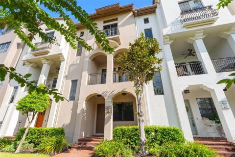 Touwnhouse à vendre à Tampa, Floride: 2 chambres, 162.11 m2 № 2375726 - photo 2