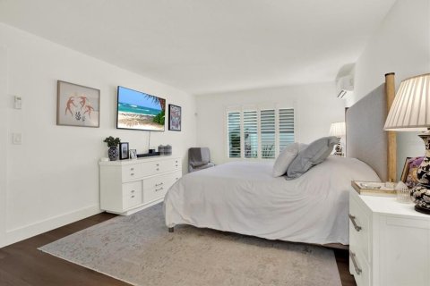 Casa en venta en Belleair Beach, Florida, 3 dormitorios, 217.48 m2 № 2280324 - foto 25