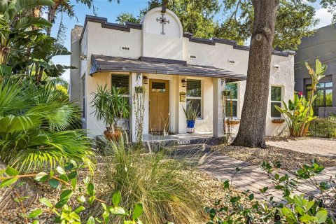 House in Tampa, Florida 3 bedrooms, 134.34 sq.m. № 2258578