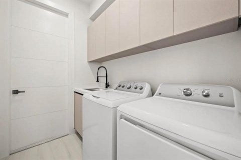 Купить виллу или дом в Кейп-Корал, Флорида 9 комнат, 130.99м2, № 2112862 - фото 25