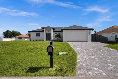 Villa ou maison à Cape Coral, Floride 3 chambres, 130.99 m2 № 2112862