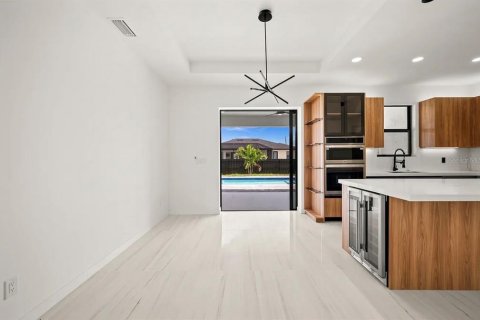 Купить виллу или дом в Кейп-Корал, Флорида 9 комнат, 130.99м2, № 2112862 - фото 9
