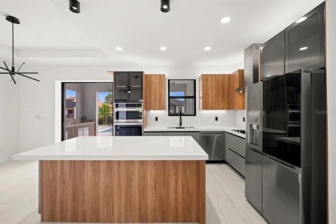 Купить виллу или дом в Кейп-Корал, Флорида 9 комнат, 130.99м2, № 2112862 - фото 11