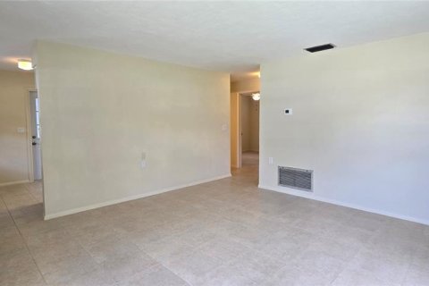 Casa en venta en Largo, Florida, 4 dormitorios, 151.62 m2 № 1902437 - foto 11