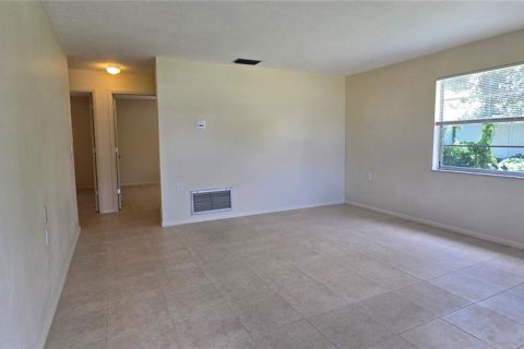 Casa en venta en Largo, Florida, 4 dormitorios, 151.62 m2 № 1902437 - foto 9