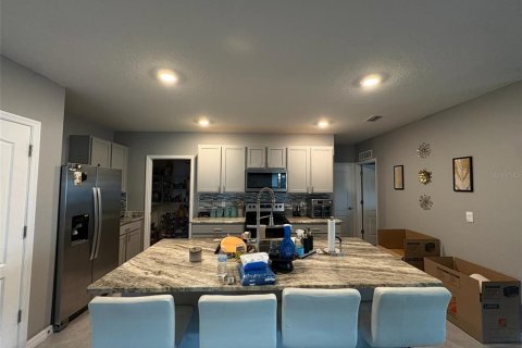 Villa ou maison à vendre à Deltona, Floride: 5 chambres, 227.42 m2 № 2399215 - photo 2