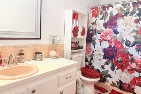 Villa ou maison à vendre à Tamarac, Floride: 2 chambres, 153.47 m2 № 2032110 - photo 11