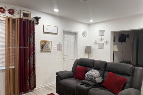 Villa ou maison à vendre à Tamarac, Floride: 2 chambres, 153.47 m2 № 2032110 - photo 8