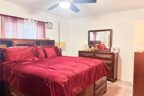 Villa ou maison à vendre à Tamarac, Floride: 2 chambres, 153.47 m2 № 2032110 - photo 13