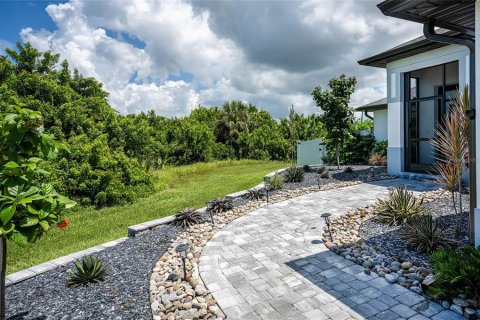 House in Rotonda, Florida 4 bedrooms, 192.4 sq.m. № 1907945 - photo 2