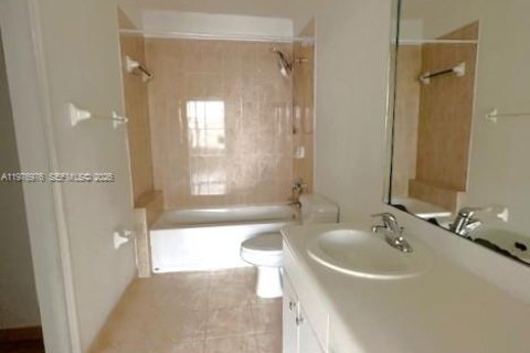 Снять в аренду виллу или дом в Хомстед, Флорида 3 спальни, 114.73м2, № 2045980 - фото 6