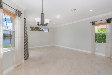 House in Miramar, Florida 5 bedrooms, 306.11 sq.m. № 1839679 - photo 10