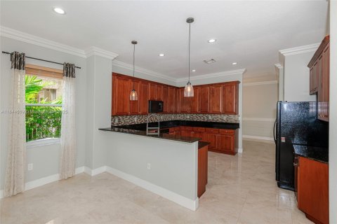 House in Miramar, Florida 5 bedrooms, 306.11 sq.m. № 1839679 - photo 16