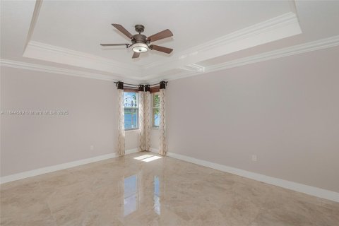 House in Miramar, Florida 5 bedrooms, 306.11 sq.m. № 1839679 - photo 18