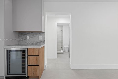 Villa ou maison à vendre à Miami, Floride: 5 chambres, 204.48 m2 № 2421073 - photo 24