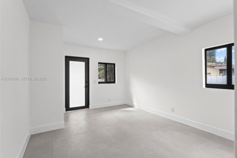 Villa ou maison à vendre à Miami, Floride: 5 chambres, 204.48 m2 № 2421073 - photo 20