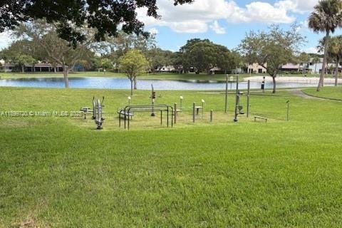 House in Miami, Florida 3 bedrooms, 167.87 sq.m. № 1950775 - photo 19